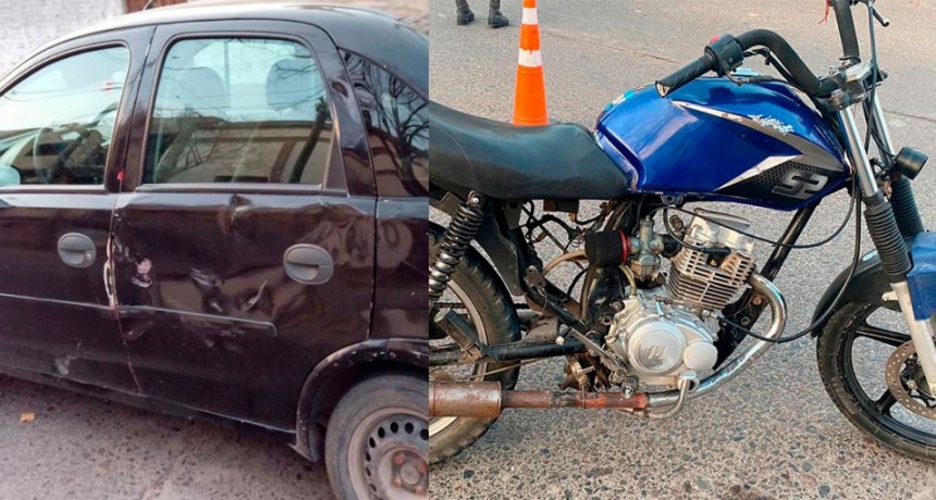 Impacto entre un auto y una moto