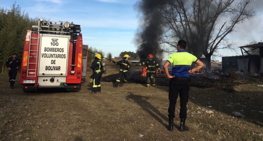 Bomberos Voluntarios trabajó en la extinción de un foco ígneo en zona de la Escuela nº18