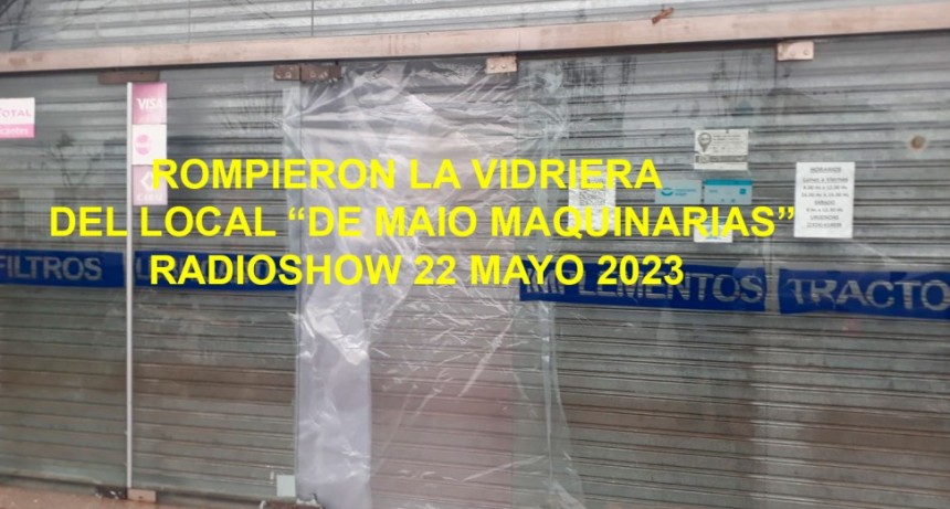 Rompieron el Blindex de uno de los paneles de la vidriera de la firma 