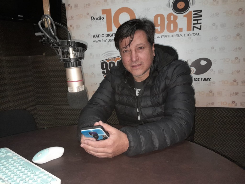 Ya está funcionando el Restobus Mc Fly's en Bolívar, y lo presentamos en FM 10 Radioshow 