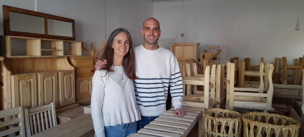 Banea Muebles, una nueva opción para optimizar sus espacios y darle un toque actual, visitamos el local con FM 10