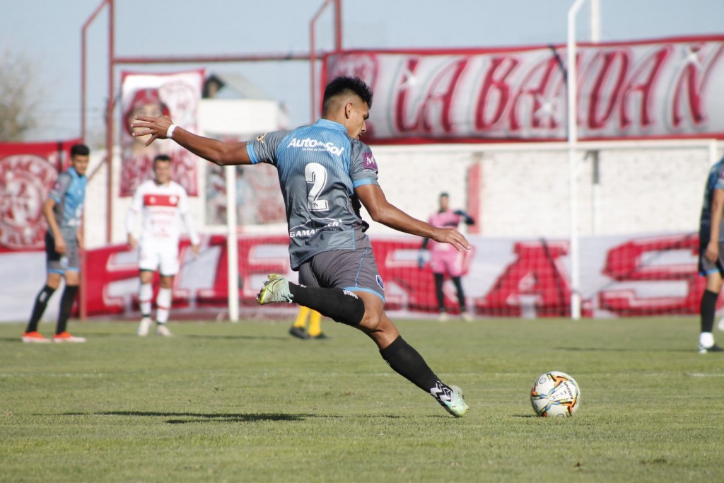 Huracán Las Heras venció a Ciudad Bolívar 