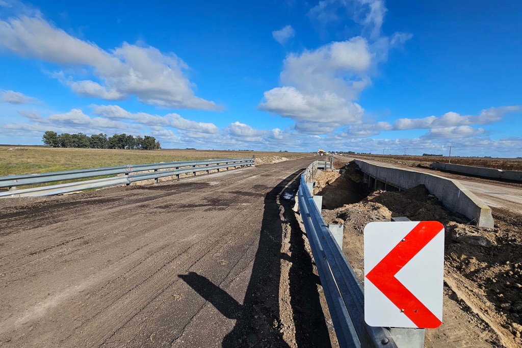 Guaminí: se habilitó al tránsito el puente alternativo sobre la Ruta Provincial N°65