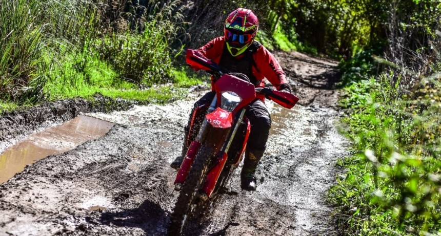 En una carrera complicada por el barro, Juan Pablo Ziarzolo tuvo un buen desempeño en Luján 