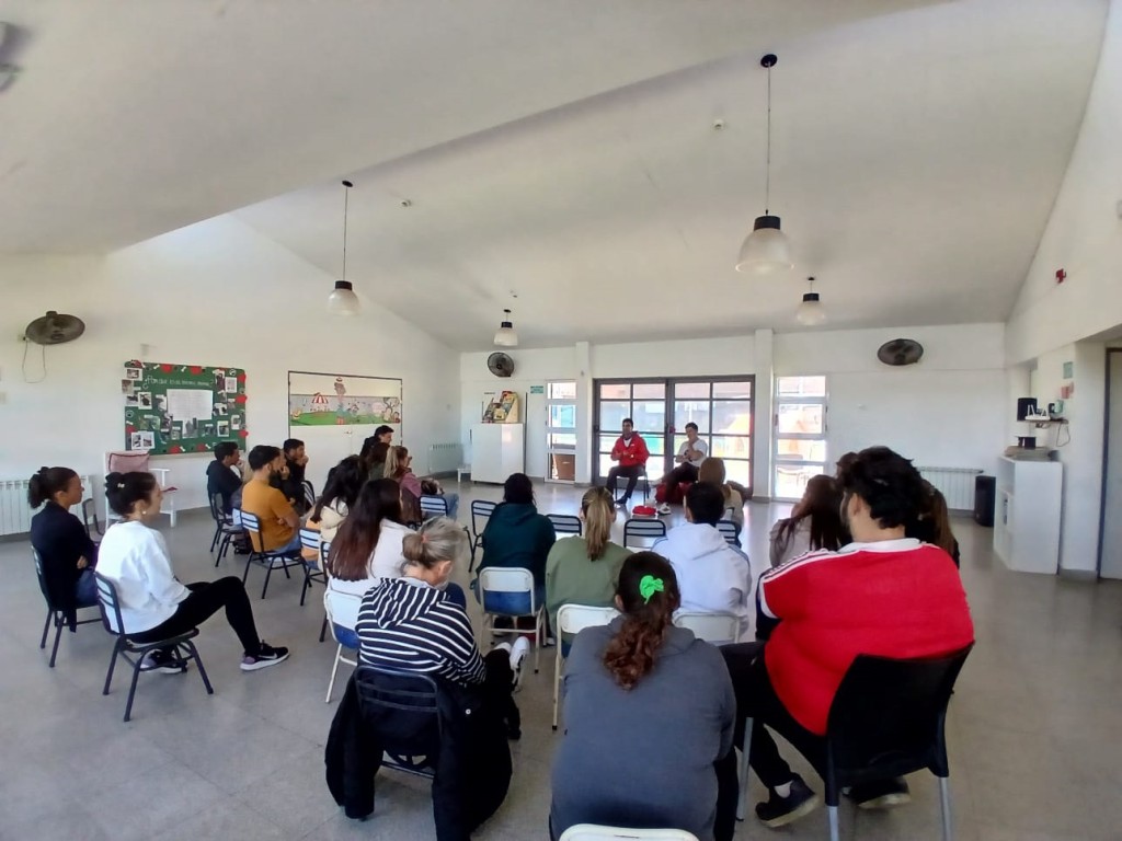 Manos que Salvan: RCP y Primeros Auxilios en instituciones educativas