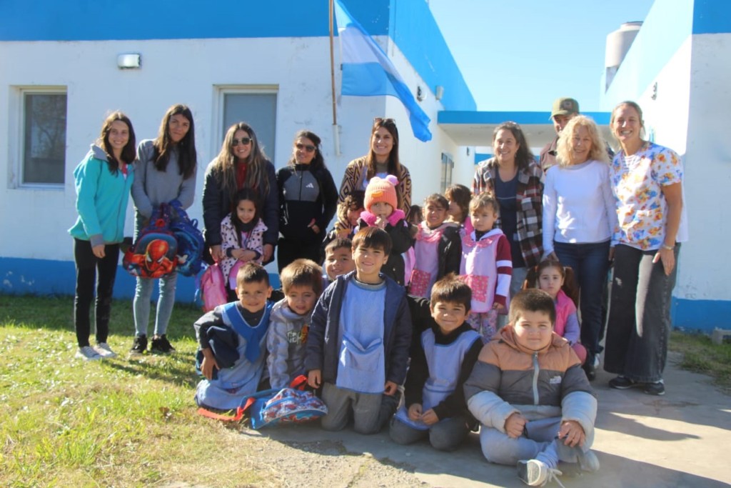 Ni&ntilde;os y ni&ntilde;as del Jard&iacute;n N&deg;907 &ldquo;Estela Teresa Caivano&rdquo;, visitaron el consultorio odontol&oacute;gico del Centro Integrador Comunitario