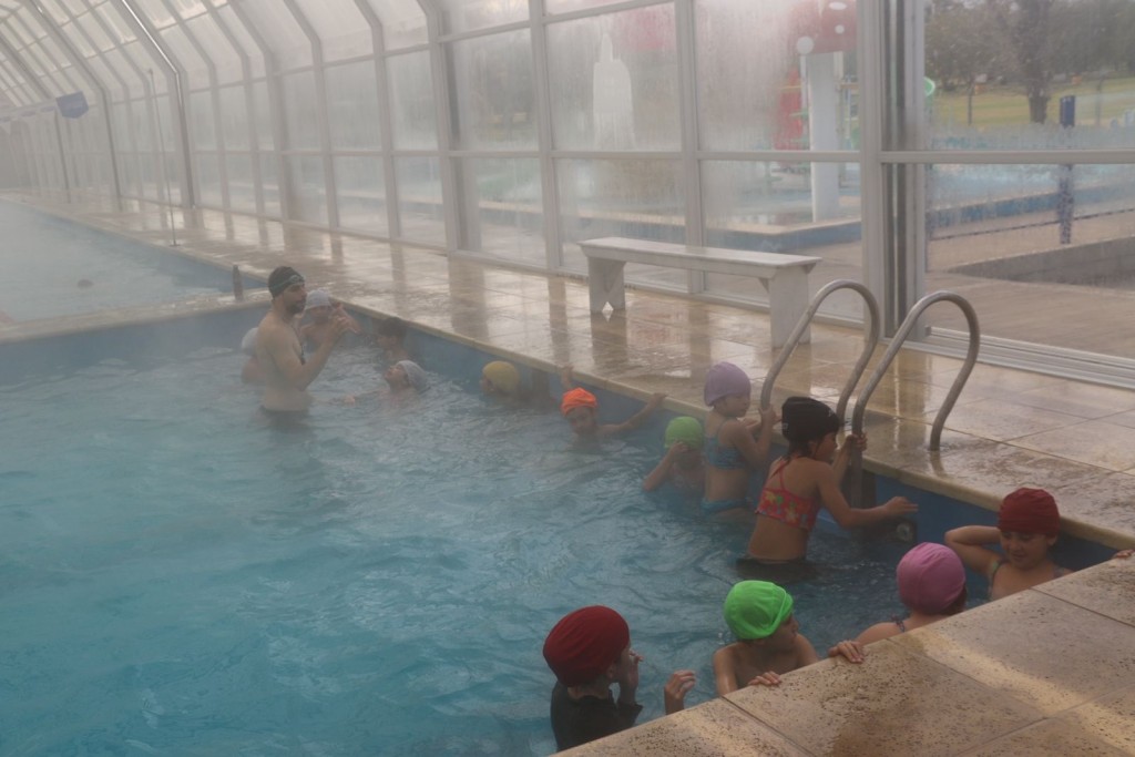 Los CAI sumaron clases de nataci&oacute;n gratuitas para ni&ntilde;as y ni&ntilde;os