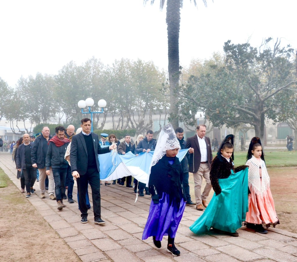 25  de Mayo: La Fiesta Patria uni&oacute; a todo el Partido, en Urdampilleta 