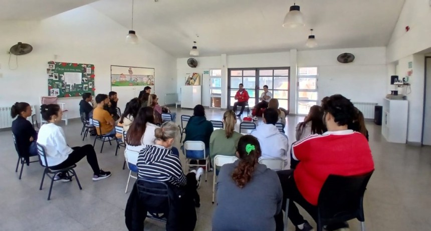Manos que Salvan: RCP y Primeros Auxilios en instituciones educativas