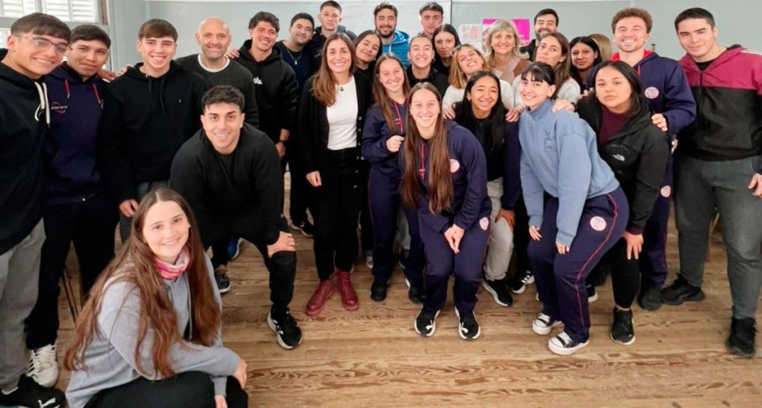 Actualidad Municipio: se realiz&oacute; una charla sobre Infancias y Corresponsabilidad en el Instituto Superior de Formaci&oacute;n Docente n&deg;27
