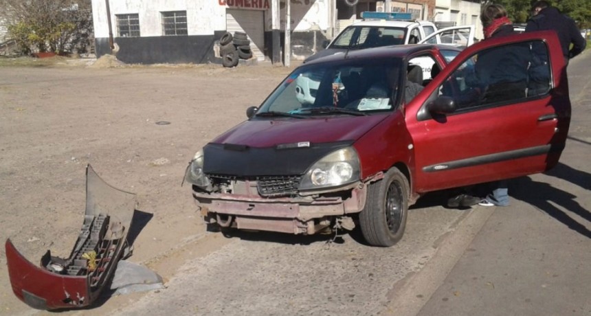 Accidente en Avenida Mariano Unzu&eacute;: Una motociclista fue hospitalizada