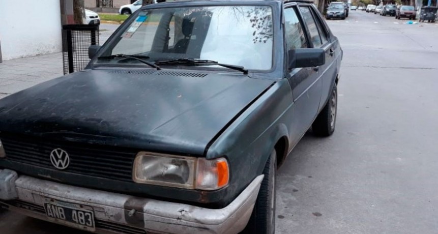Leve colisi&oacute;n entre moto y auto en Balcarce y Alsina