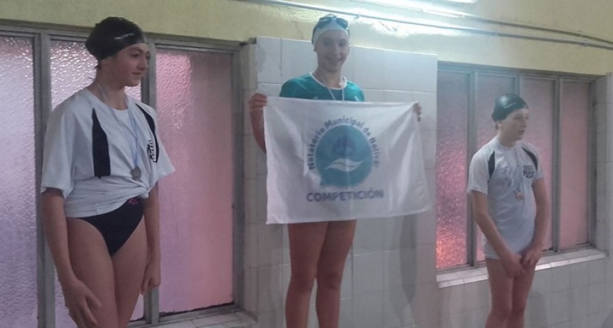 Nadadores de la pileta municipal compitieron en Bah&iacute;a Blanca