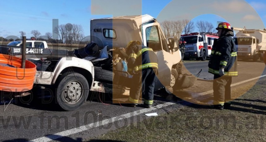 Un conductor debi&oacute; ser hospitalizado tras un impactante choque sucedido en la Ruta 226 km 393