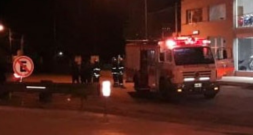 Un toque entre dos camiones forz&oacute; el trabajo preventivo de Bomberos Voluntarios