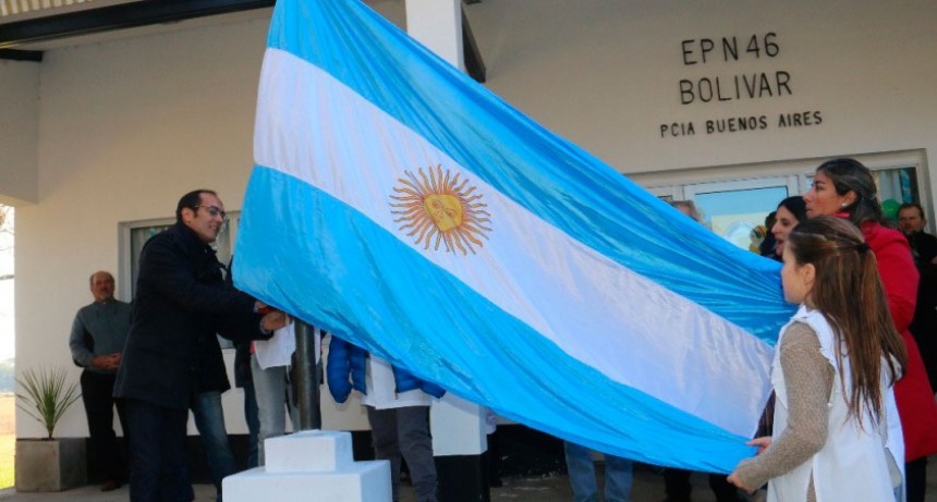Acto por el D&iacute;a de la Bandera: &ldquo;Tenemos que lograr que no se cierre una escuela rural m&aacute;s&rdquo;