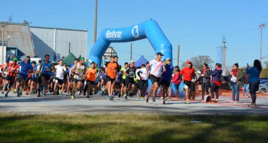 Se corri&oacute; el duatl&oacute;n del D&iacute;a de la Bandera