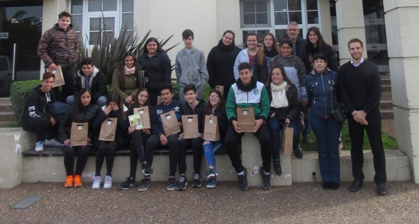 La cooperativa el&eacute;ctrica realiz&oacute; una jornada educativa con la escuela Secundaria N&deg; 4.