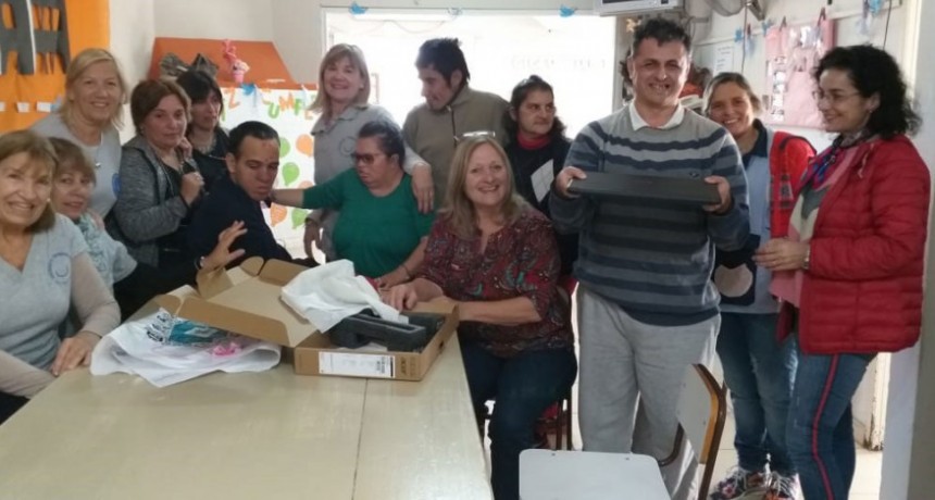 Las acciones solidarias de Uniendo Sonrisas no terminan; entregaron donaciones en la Escuela Especial Ntra Sra de Lujan
