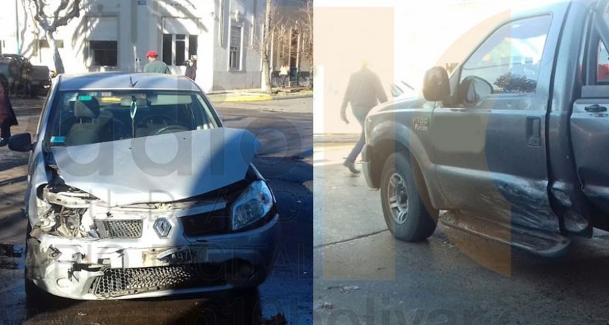 Violento impacto en Av. Venezuela y calle Olascoaga; una persona fue derivada al hospital local a modo preventivo