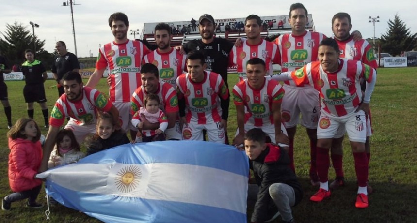 Empleados gan&oacute; con goleada frente a un rival directo 