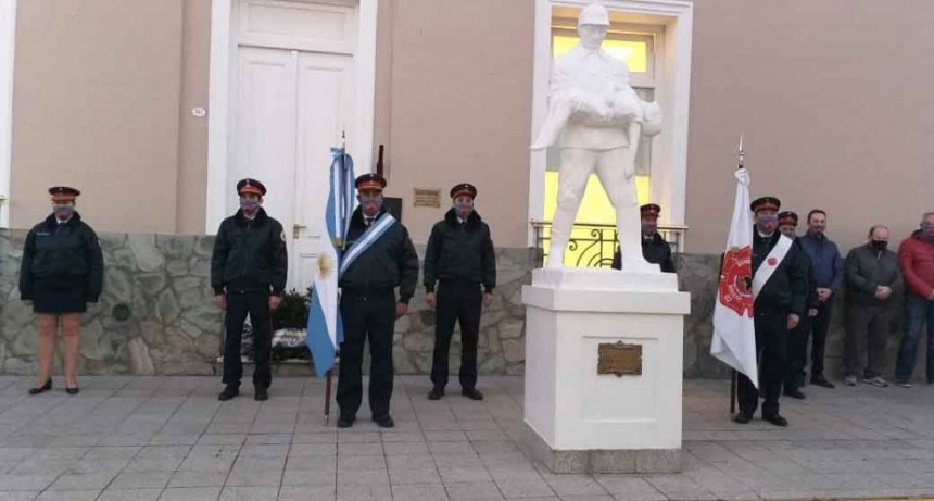 &lsquo;Nunca hay que dejar de reconocer la vocaci&oacute;n de servicio de los bomberos que velan por la seguridad de todos los bolivarenses&rsquo;