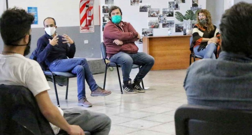 Pisano se reuni&oacute; con estudiantes de ingenier&iacute;a en el CRUB