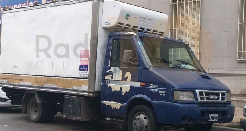 Un joven perdi&oacute; la vida tras impactar con un cami&oacute;n estacionado
