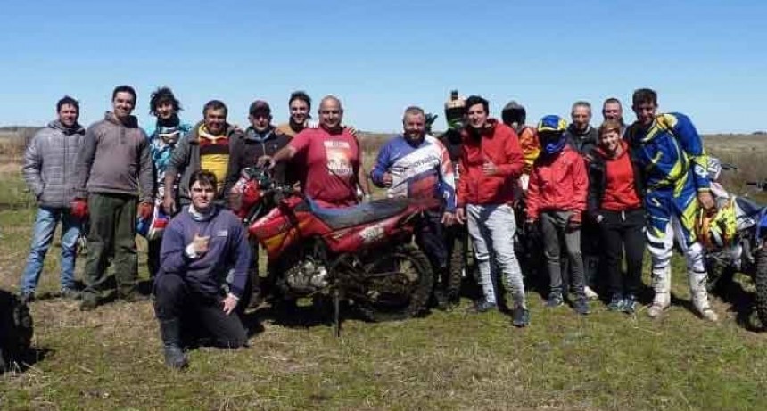 Campaña solidaria para el día del niño organizada por la Agrupación Enduro Bolívar