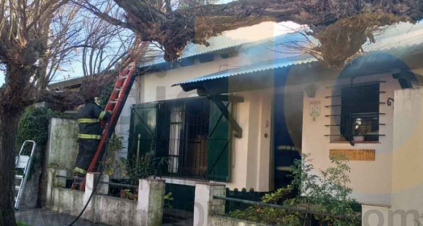 Principio de incendio en la chimenea de una vivienda en Barrio Obrero