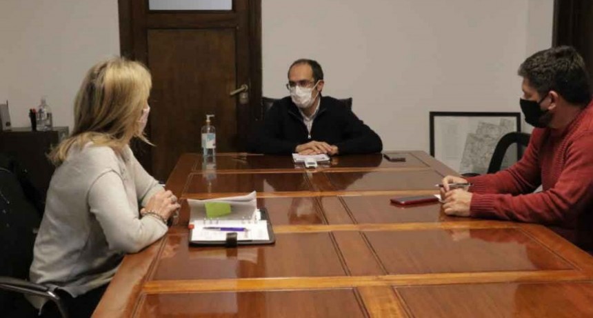 Pisano sum&oacute; autoridades educativas al comit&eacute; sanitario