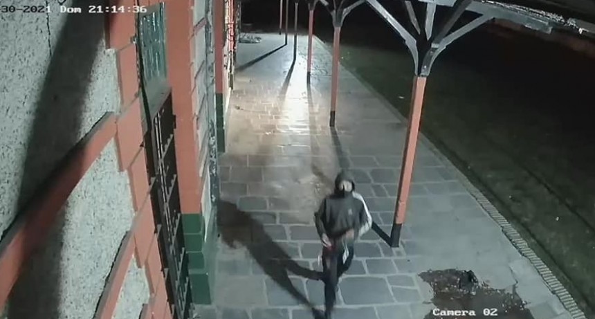 Se recuperó una moto sustraída de una vivienda en planta urbana y denunciaron daños en la Estación de Ferrocarriles