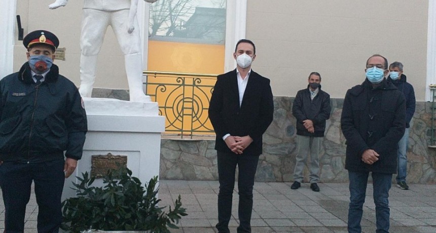 Marcos Pisano acompañó a Bomberos en su día