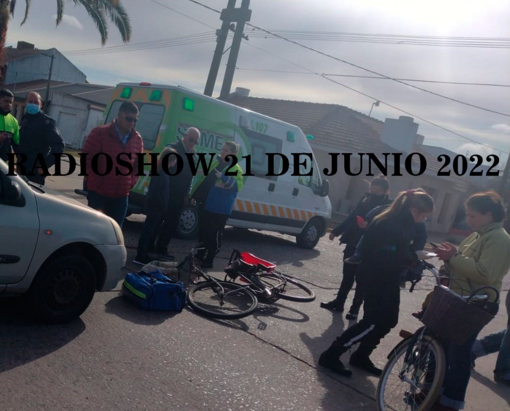 Colisión en Matheu y Venezuela, un abuelo trasladaba a su nieto en la bici y se encontró con un auto
