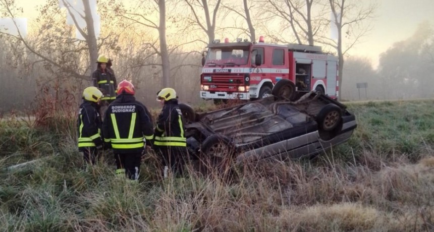 Ruta 65: Despiste y vuelco en el Acceso a Dudignac