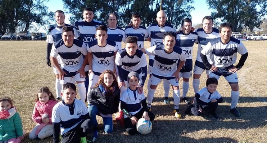 La 14 volvió a ganar y se mantiene como puntero