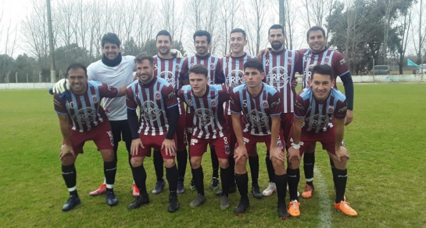 Balonpié suma de a tres y se afianza en la punta del Grupo 2