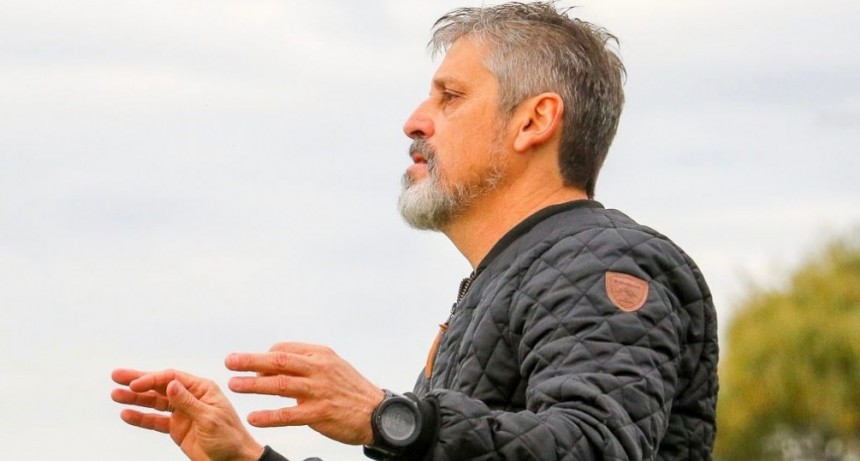 Darío Ortiz dejó de ser el entrenador del Club Ciudad de Bolívar 