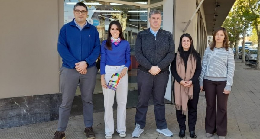  María Laura Rodríguez: “Después de varios días de trabajo en el desarrollo de la ordenanza junto a las familias, instituciones y los comercios, es un orgullo como concejales, como mamá y vecina de Bolívar, comenzar a implementarla”