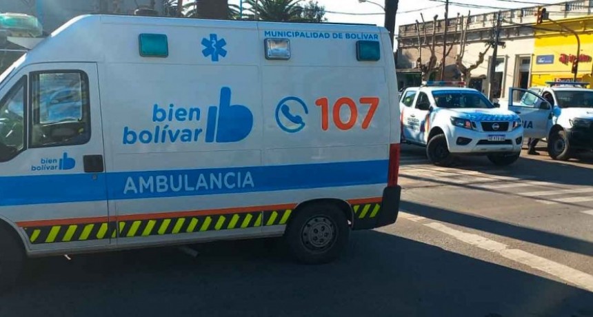 Un joven fue hospitalizado tras caer en su moto