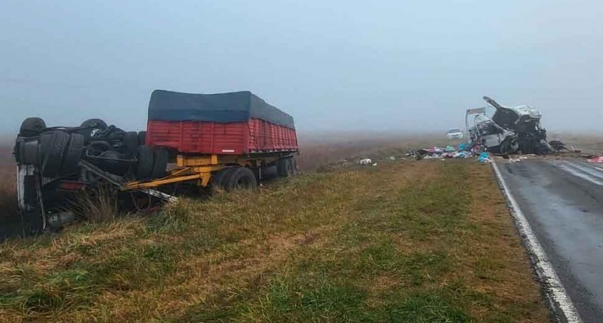 Ruta Nacional 226: El impacto frontal entre un camión y un utilitario, dejó como saldo una persona de 29 años fallecida