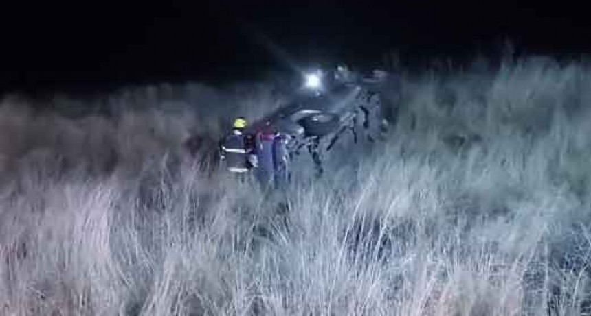 Ruta 65 esta madrugada: Se produjo el vuelco de una camioneta