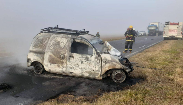 Benito Juárez: Un choque frontal provocó dos muertes en Ruta 3 por un mal sobrepaso con niebla
