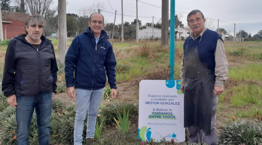 El intendente Marcos Pisano visitó al vecino Néstor González en su espacio de avenida Calfucurá