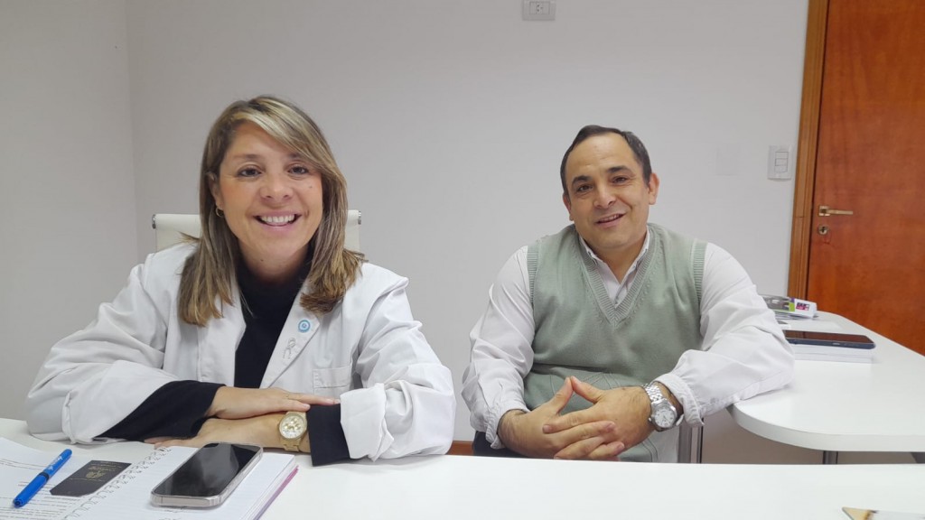 Sonia Cuyer y Gustavo Murgades formalizaron la invitación a la comunidad, para un Curso de RCP, desde Coopemed y La Pequeña Familia