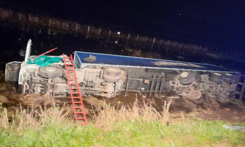 Dudignac: Se produjo el vuelco de un camión tras la descompensación y muerte de su chofer