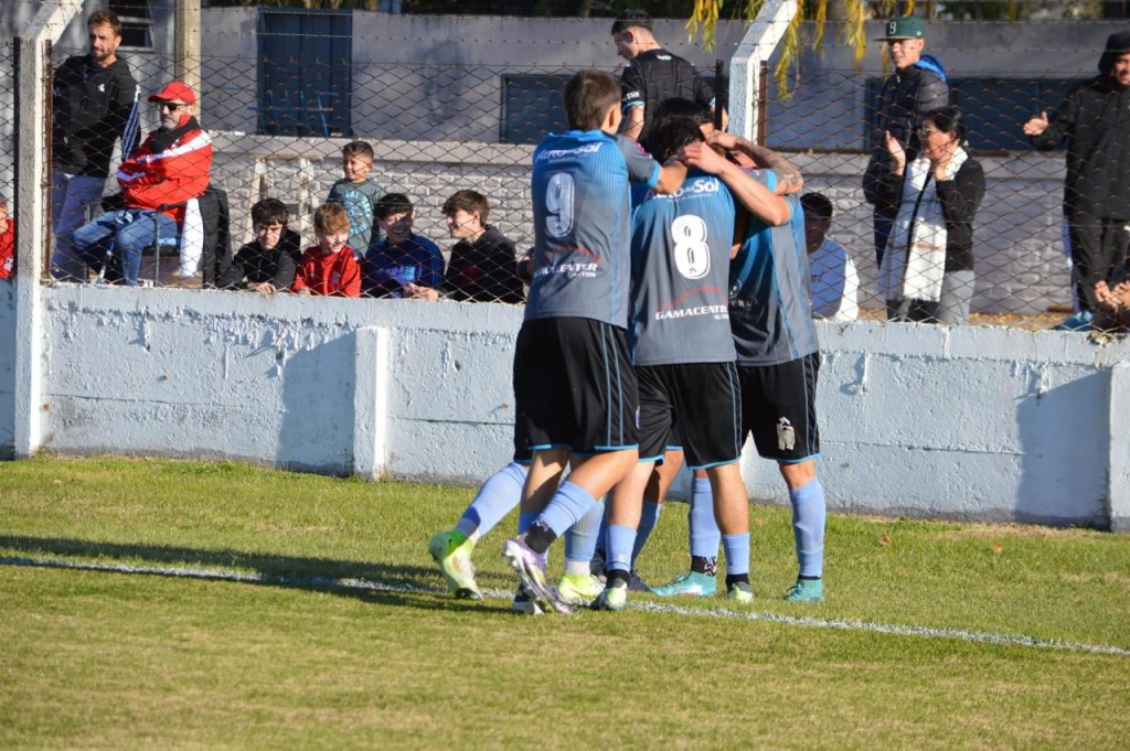 Ciudad goleó en la primera final del Torneo Interligas