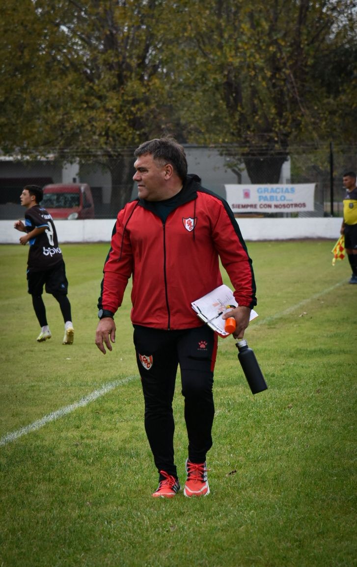 Adrián Fuster: “Este torneo sirvió como preparación, para que vayan teniendo rodaje los pibes en primera, para ver cómo se sienten y, sinceramente, fue muy lindo”