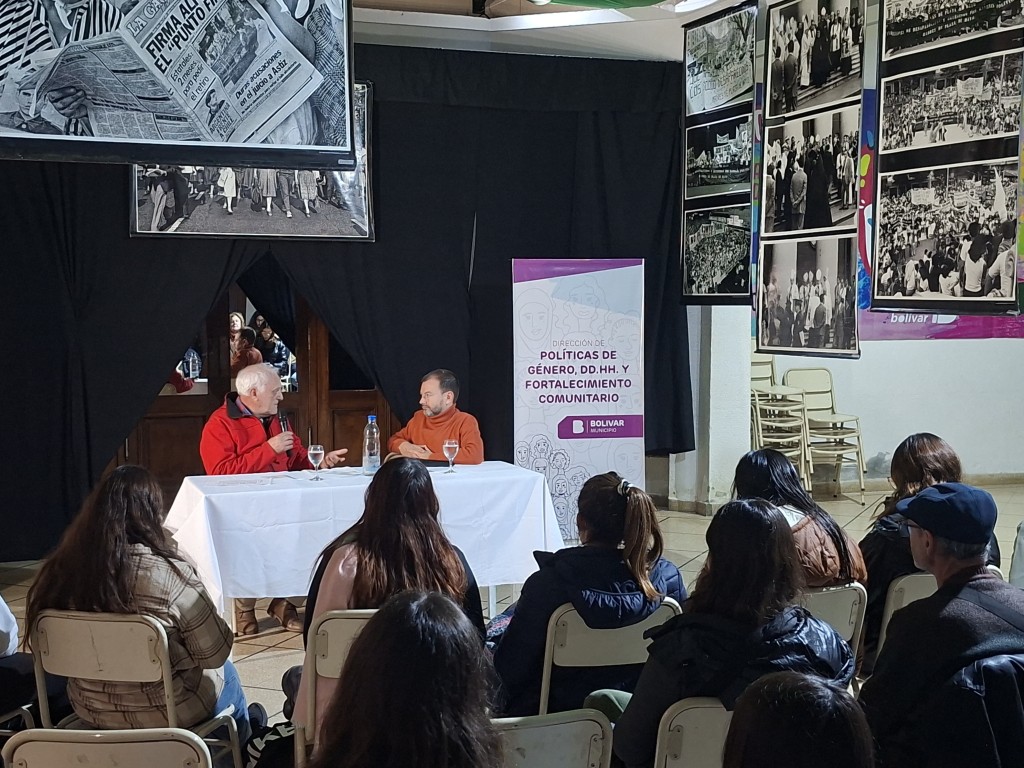 Se llev&oacute; a cabo el Conversatorio &ldquo;Im&aacute;genes de la memoria. Pensar para reconstruir&rdquo;