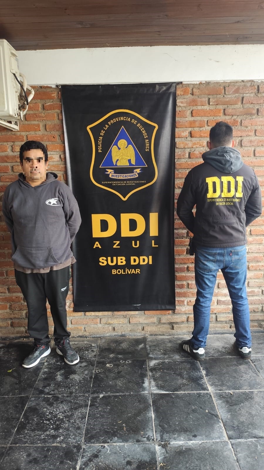 Informaci&oacute;n Oficial SUB DDI de Bol&iacute;var: se esclareci&oacute; un violento robo y se detuvo al autor secuestr&aacute;ndose una motocicleta y prendas